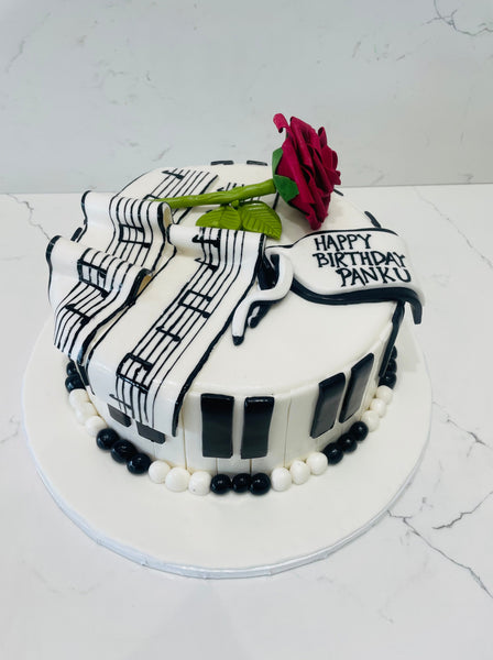 Pin by Andrea Ryerson Mckenzie on My Cakes | Music cakes, Piano cakes,  Music themed cakes