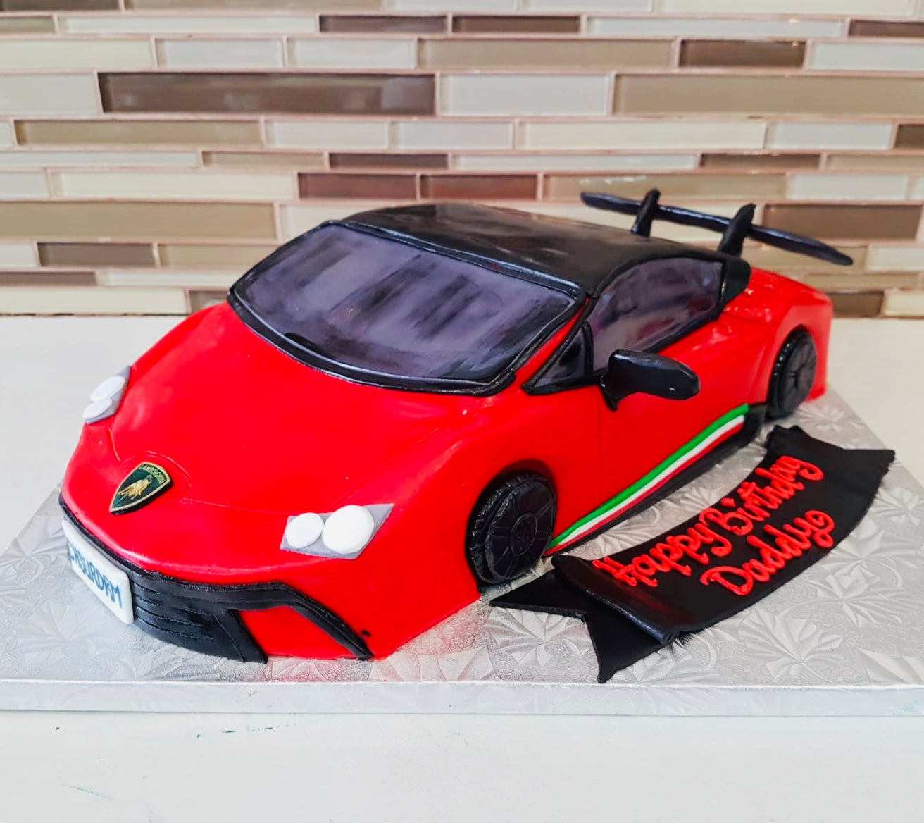 Watch the Best YouTube Videos Online - Cake for a Lamborghini Fan . . . # Lamborghini #Fan #Cake #Celebration… | Huracan lamborghini, Gâteaux et  desserts, Desserts