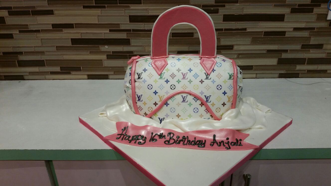 Product  Louis vuitton cake, Bag cake, Louis vuitton birthday